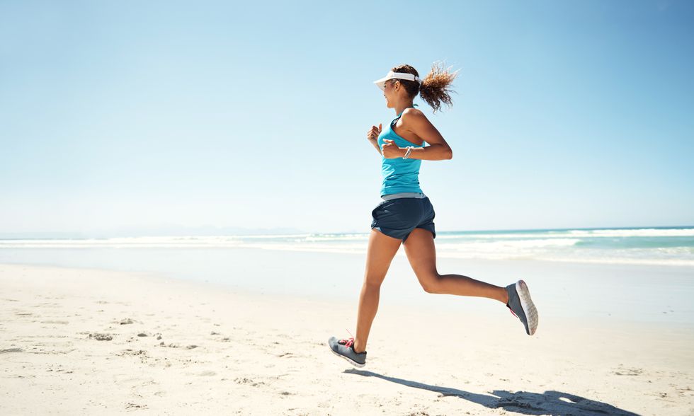 7 INCREDIBLE BENEFITS OF BEACH RUNNING