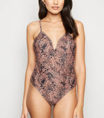 The Beach company India online- One Piece Swimsuit- Plunging neck line- Printed- Full Coverage- Soft Fabric- Adjustable Straps- Swimsuit-Thin shoulder straps- V neck-Scoop back-Flat lock seams-All over print- Signature logo-Vero Moda branding